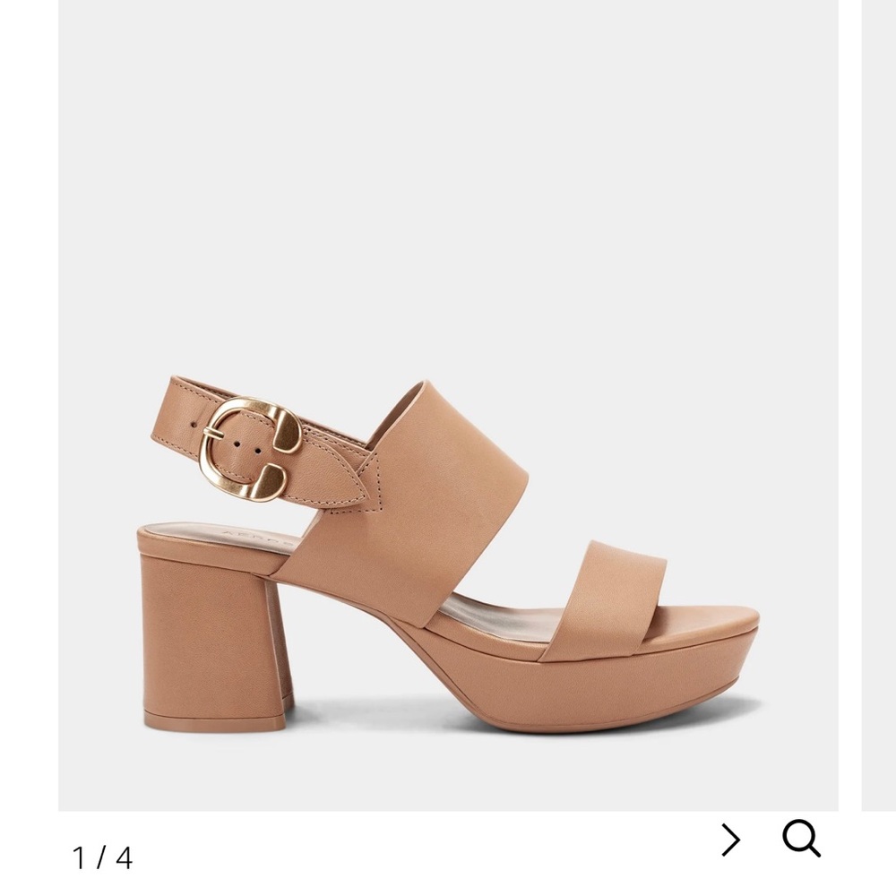 Aerosols EUC-Camera Nude Leather Platform Sandals Size 8